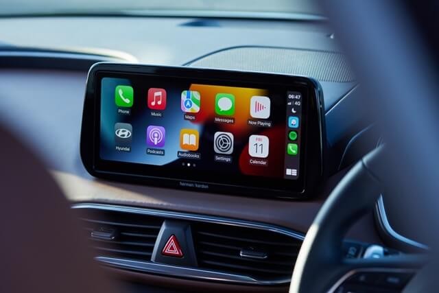 Hyundai-Santafe-Hybrid-man-hinh-giai-tri