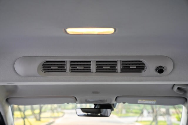 Hyundai-Stargazer-cua-gio-dieu-hoa