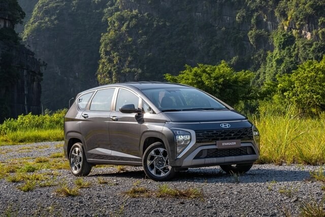 Hyundai-Stargazer-ngoai-that