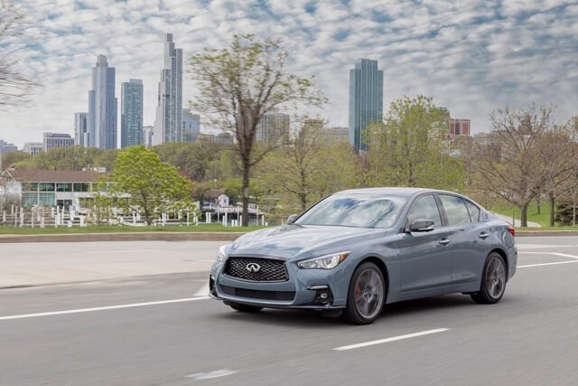 Infiniti-Q50-2022-van-hanh