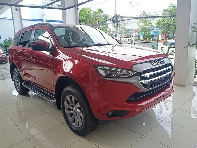 Isuzu-Mu-X-gia-xe