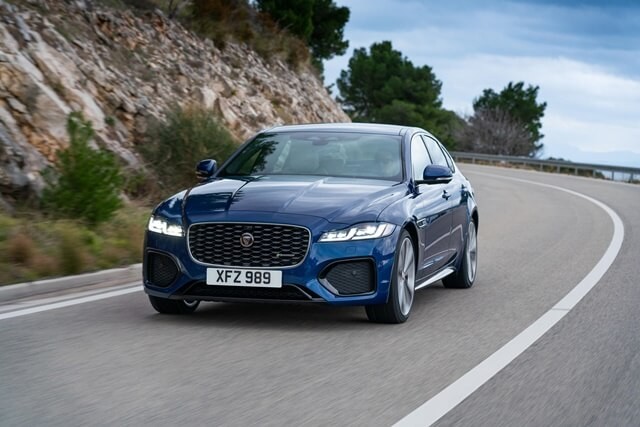 Jaguar-XF-2021-phan-dau-xe