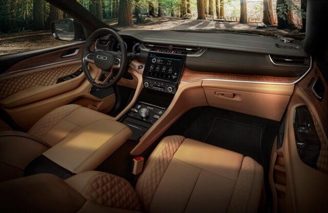 Jeep-Grand-Cherokee-L-khoang-lai