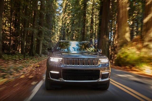Jeep-Grand-Cherokee-L-phan-dau-xe
