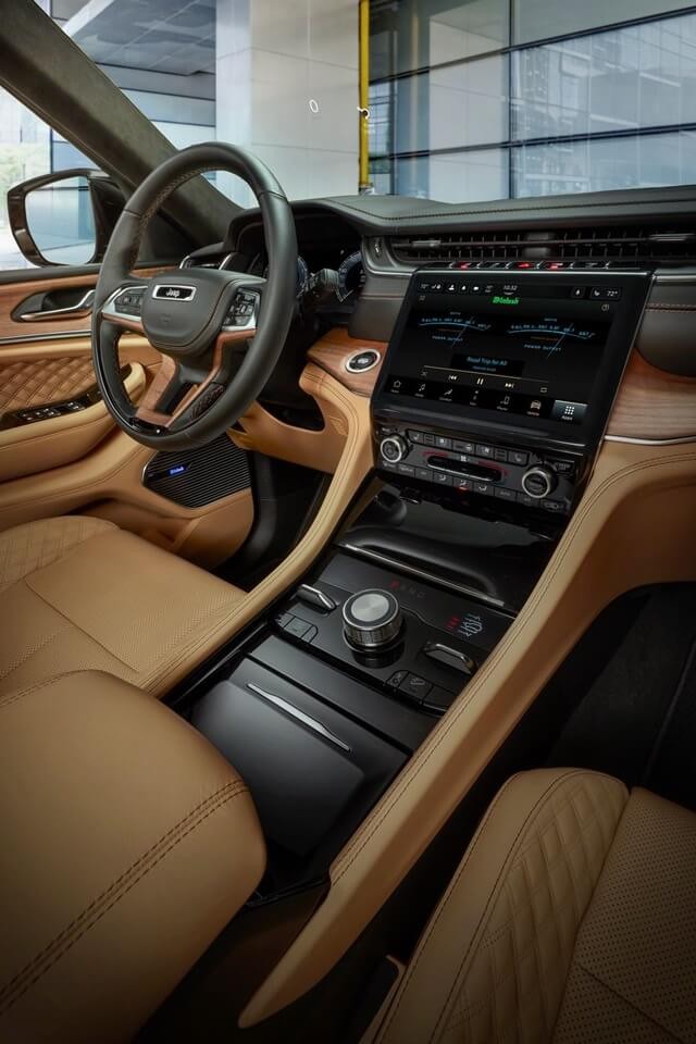 Jeep-Grand-Cherokee-L-trung-tam-dieu-khien