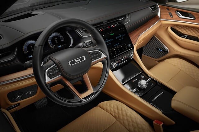 Jeep-Grand-Cherokee-L-vo-lang