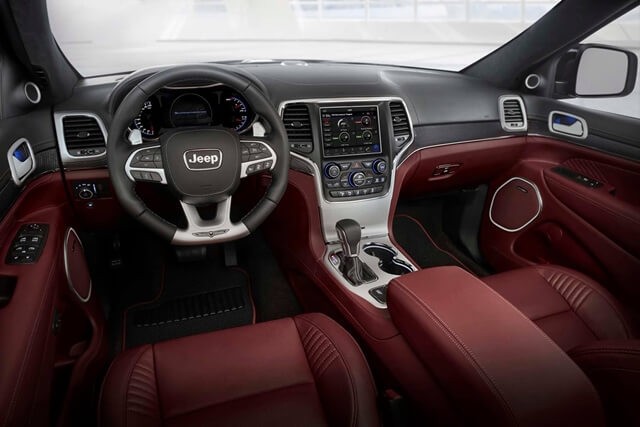 Jeep-Grand-Cherokee-SRT-thiet-ke-khoang-lai
