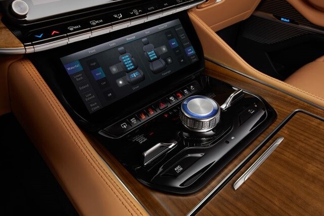 Jeep-Grand-Wagoneer-can-chuyen-so