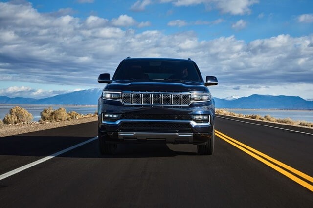 Jeep-Grand-Wagoneer-dau-xe