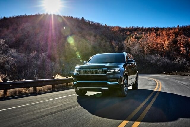 Jeep-Grand-Wagoneer-hinh-anh-ngoai-that