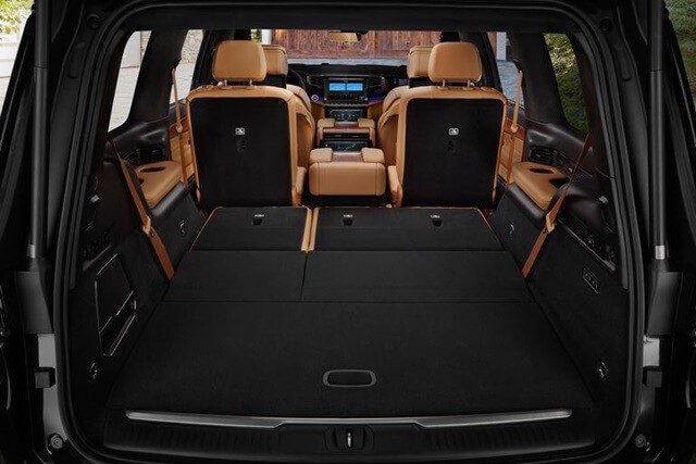 Jeep-Grand-Wagoneer-khoang-hanh-ly-gap-hang-ghe-3