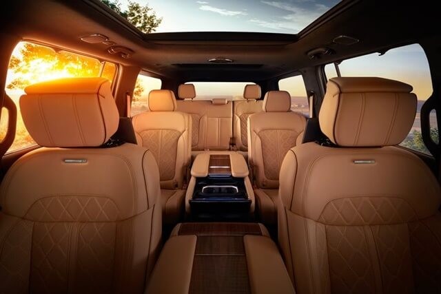 Jeep-Grand-Wagoneer-khoang-noi-that