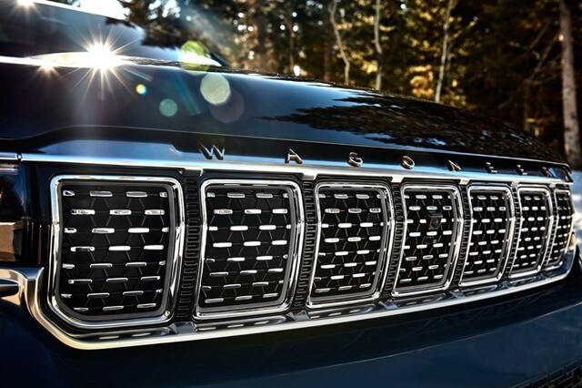 Jeep-Grand-Wagoneer-luoi-tan-nhiet