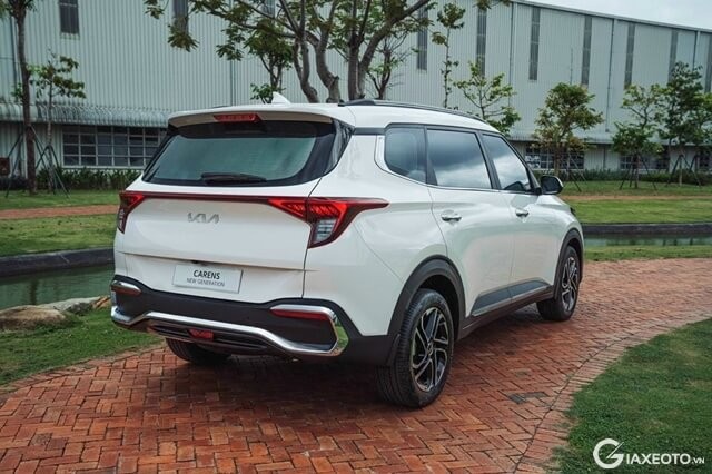 Kia-Carens-hong-xe-giaxeoto