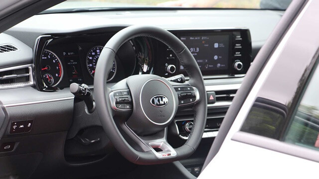 Kia-K5-2024-vo-lang