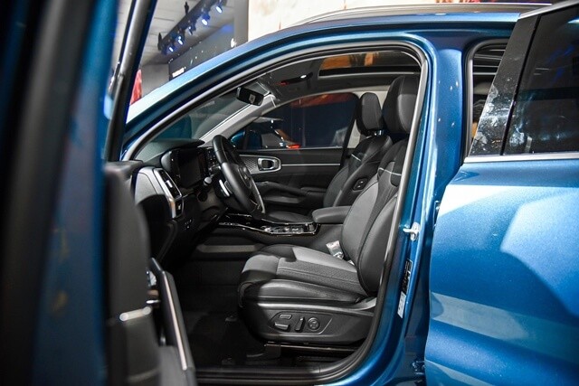Kia-Sorento-Hybrid-khong-gian-khoang-lai