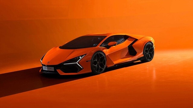 Lamborghini-Revuelto-gia-xe