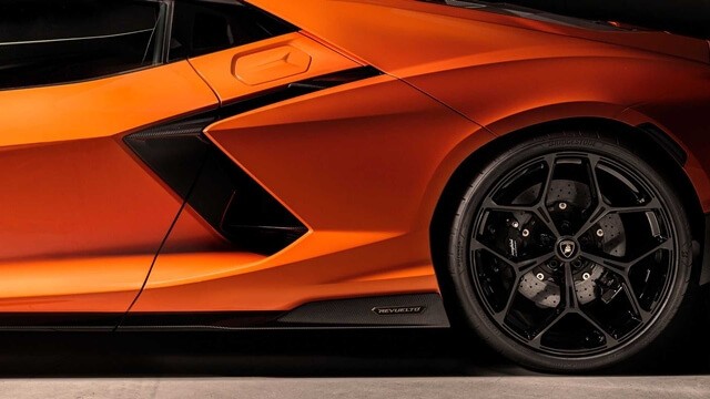 Lamborghini-Revuelto-thiet-ke-la-zang