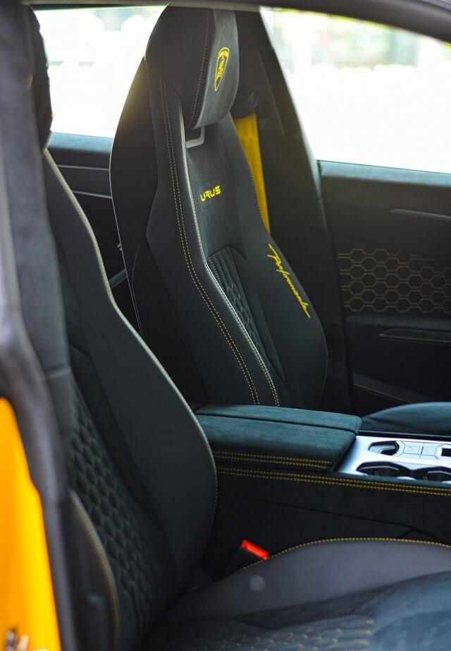 Lamborghini-Urus-Performante-ghe-lai