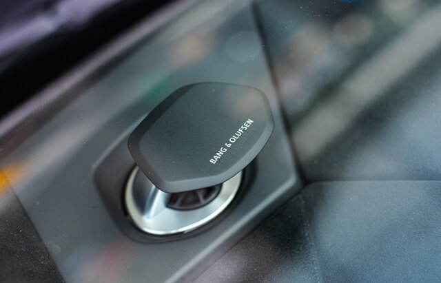 Lamborghini-Urus-Performante-loa