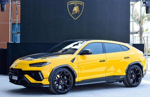 Lamborghini-Urus-Performante-ngoai-that