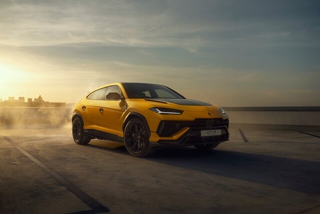 Lamborghini-Urus-Performante-van-hanh