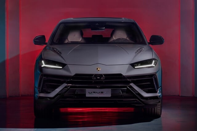 Lamborghini-Urus-S-dau-xe