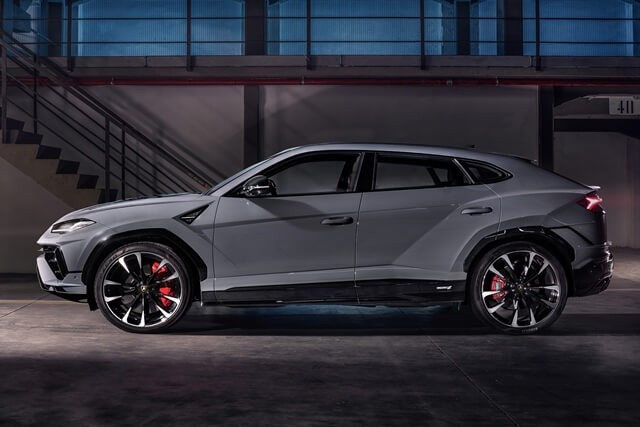 Lamborghini-Urus-S-than-xe