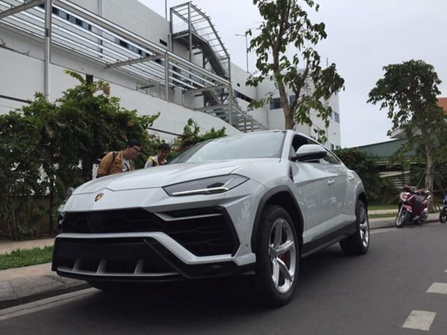 Lamborghini-Urus-tai-viet-nam