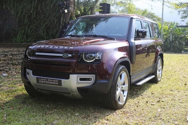 Land-Rover-Defender-130-ra-mat-viet-nam