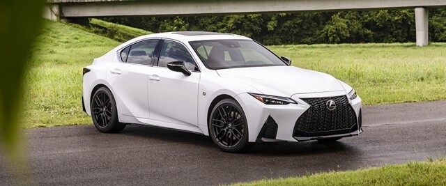 Lexus-IS300-F-Sport-hinh-anh-ngoai-that