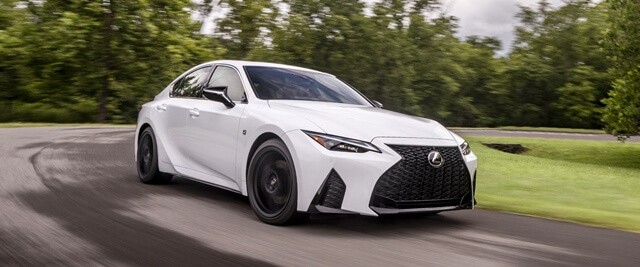 Lexus-IS300-F-Sport-ra-mat