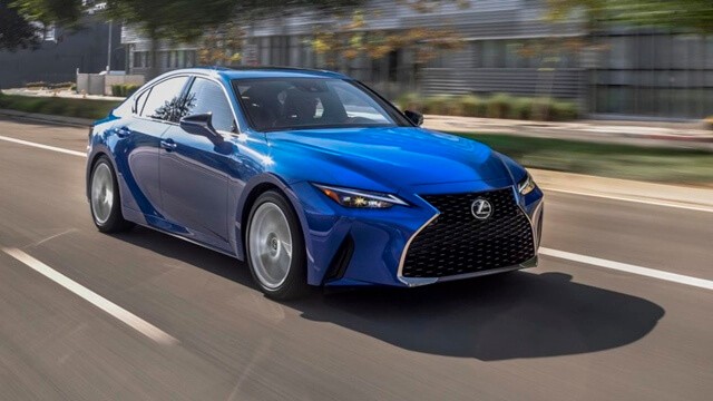 Lexus-IS300-ra-mat