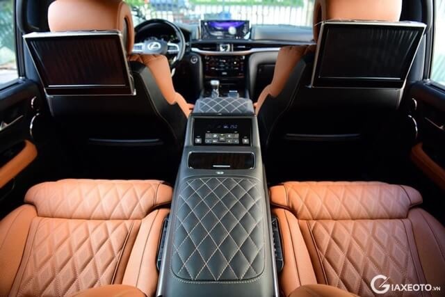 Lexus-LX570-Super-Sport-04-cho-khoang-hanh-khach
