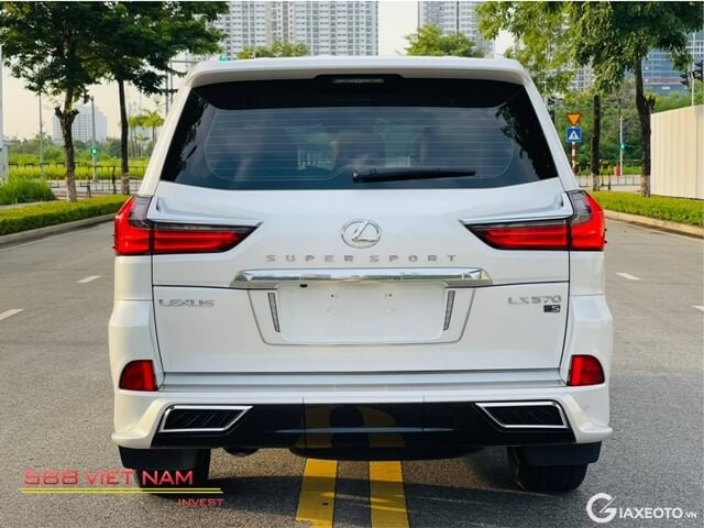 Lexus-LX570-Super-Sport-2021-duoi-xe