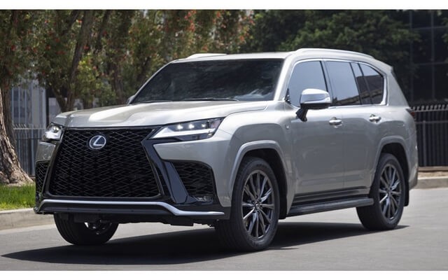 Lexus-LX600-F-Sport-gia-xe