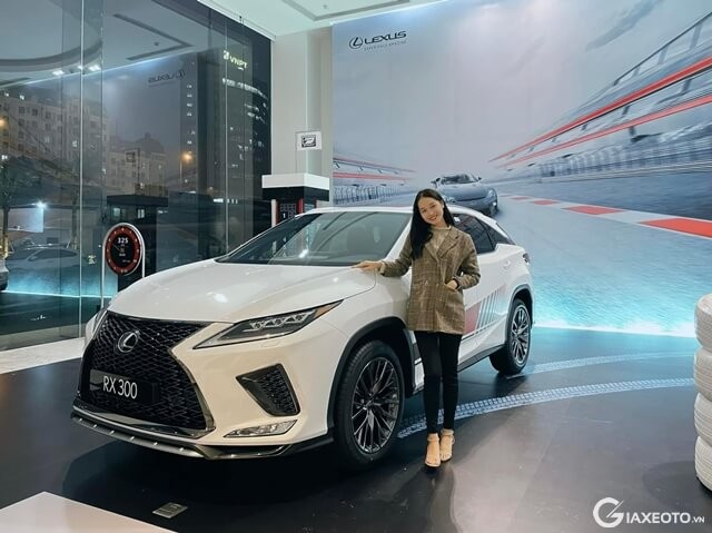 Lexus-RX300-F-Sport-ra-mat-tai-viet-nam