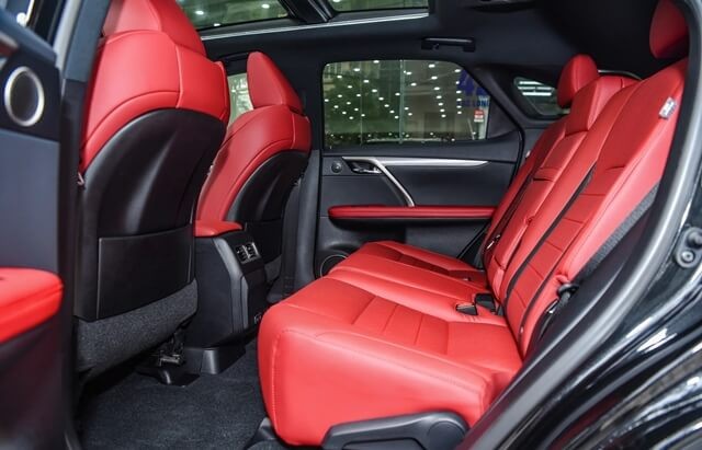 Lexus-RX450h-F-Sport-khoang-hanh-khach