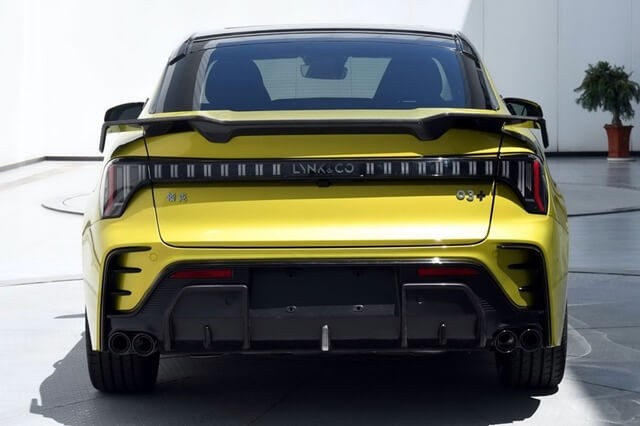 Lynk-Co-03-duoi-xe
