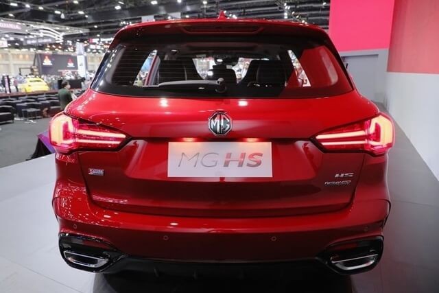 MG-HS-facelift-duoi-xe