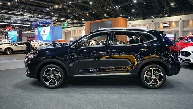 MG-HS-facelift-than-xe