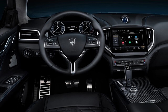 Maserati-Ghibli-Hybrid-khoang-lai