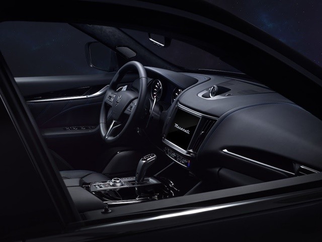Maserati-Levante-Hybrid-khoang-lai