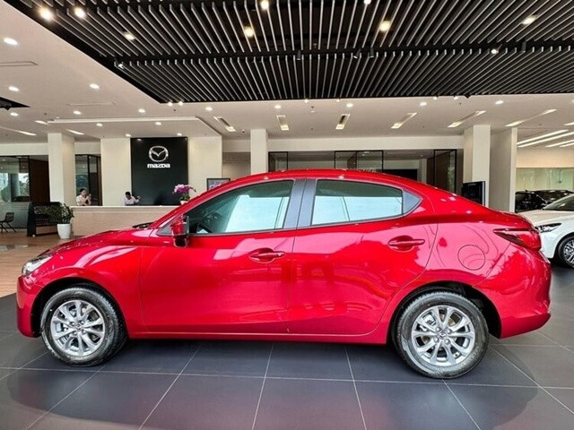 Mazda-2-facelift-than-xe