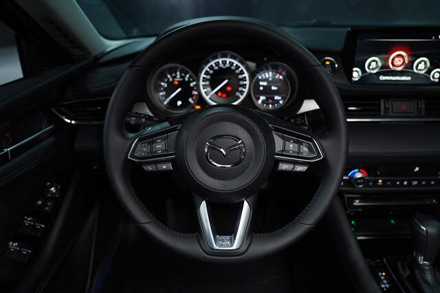 Mazda-6-vo-lang