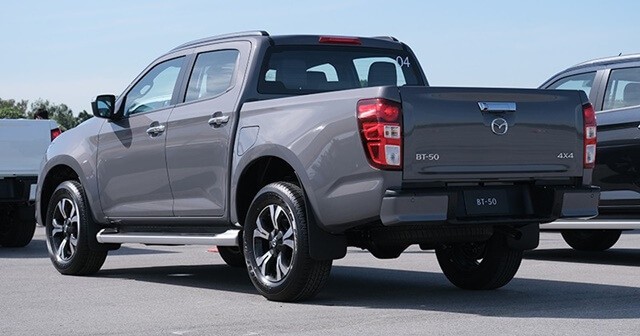 Mazda-BT-50-2021-hong-xe