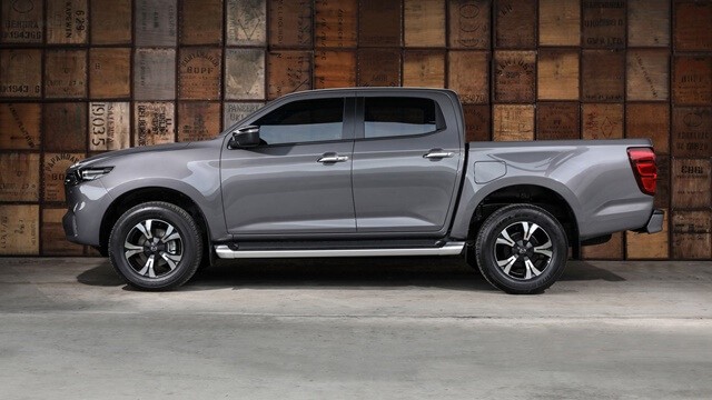 Mazda-BT-50-2021-thiet-ke-than-xe