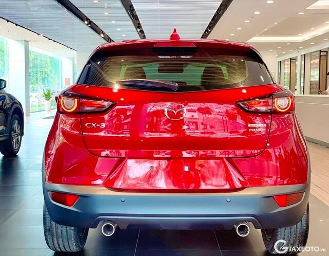 Mazda-CX3-mau-do-duoi-xe