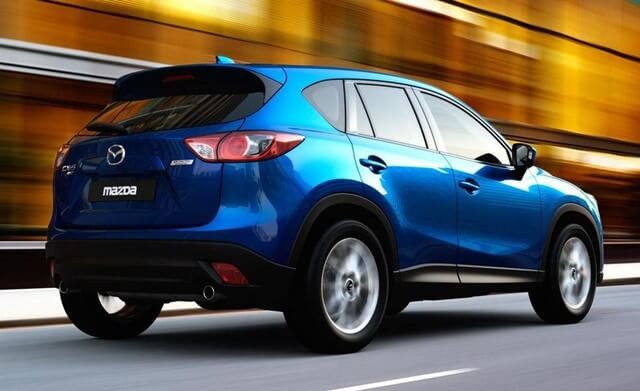 Mazda-CX5-2013-hong-va-duoi-xe