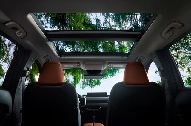 Mazda-CX50-cua-so-troi